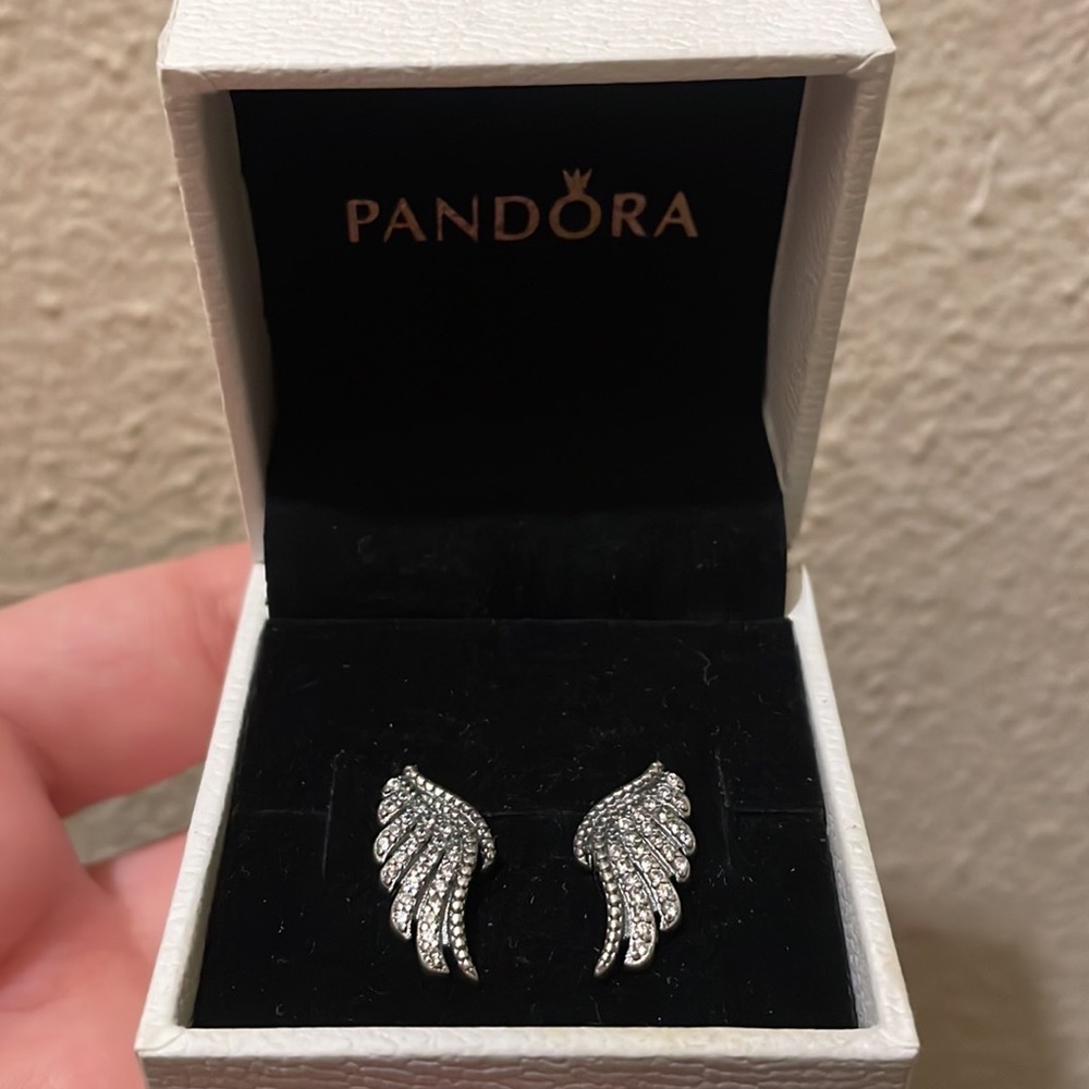 Pandora Majestic Feathers Stud CZ Earrings Angel Wing Sparkles Shine 925 New - Picture 6 of 12